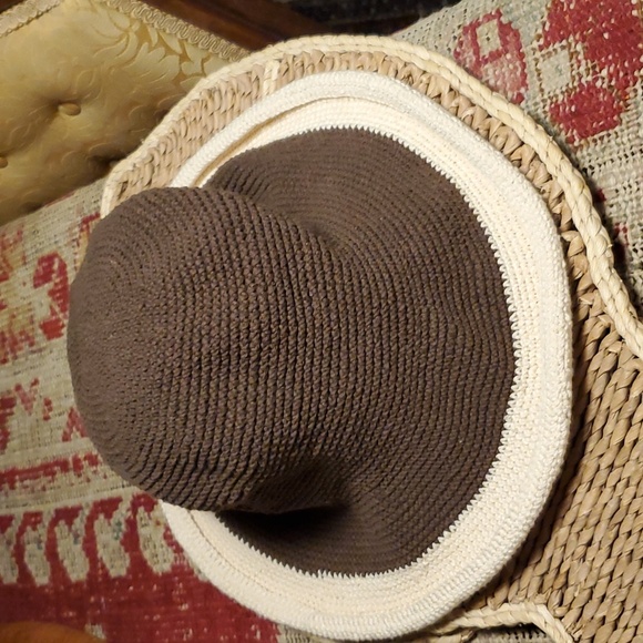 Wooden Ships Hand Knit Packable Sun Hat With Bendable Brim - Picture 9 of 12